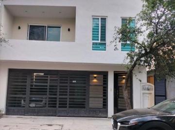 Casa de 3 habitaciones, Monterrey · Casa en Renta en Monterrey Nuevo Leon