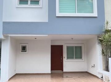Casa en condominio de 3 habitaciones, Zapopan · Casa en Renta Coto Real del Camichin, Valdepeñas