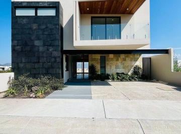 Casa · 399m² · 4 Recámaras · 3 Estacionamientos · Casa en Zibatá, en Venta