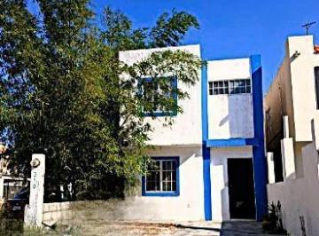 Casa · 3 Recámaras · 2 Estacionamientos · Casa en Renta Fracc. Arecas en Altamira