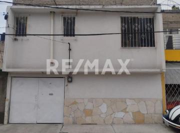 Casa · 211m² · 5 Recámaras · 2 Estacionamientos · Casa en Venta en Ecatepec - (4)