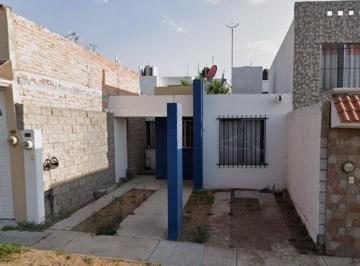 Casa de 2 habitaciones, Aguascalientes · Casa en Venta en Maestro Candelario Fraccionamiento Vista de Las Cumbres Aguas Calientes