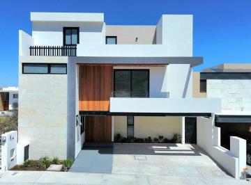 Casa · 390m² · 4 Recámaras · 3 Estacionamientos · Casa en Zibatá, en Venta
