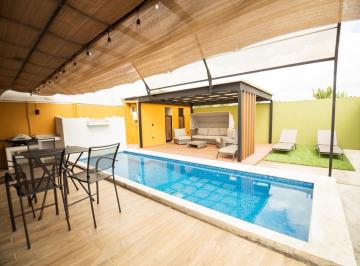 Casa · 280m² · 3 Recámaras · 2 Estacionamientos · Casa - Zirándaro