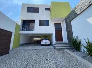 487c54af612d2ce82fd1b4853703f635be9ffeb876261fe5069a7faae1d42391 · Casa en Venta Zona Dorada de Cuernavaca