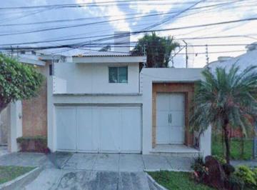 Casa de 4 habitaciones, Guadalajara · Casa en Venta en Bosques de La Victoria, Guadalajara, Jalisco
