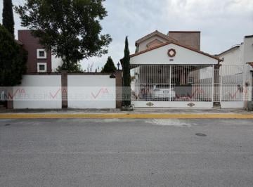 Casa · 108m² · 3 Recámaras · 2 Estacionamientos · Casa en Venta en Hacienda Las Flores
