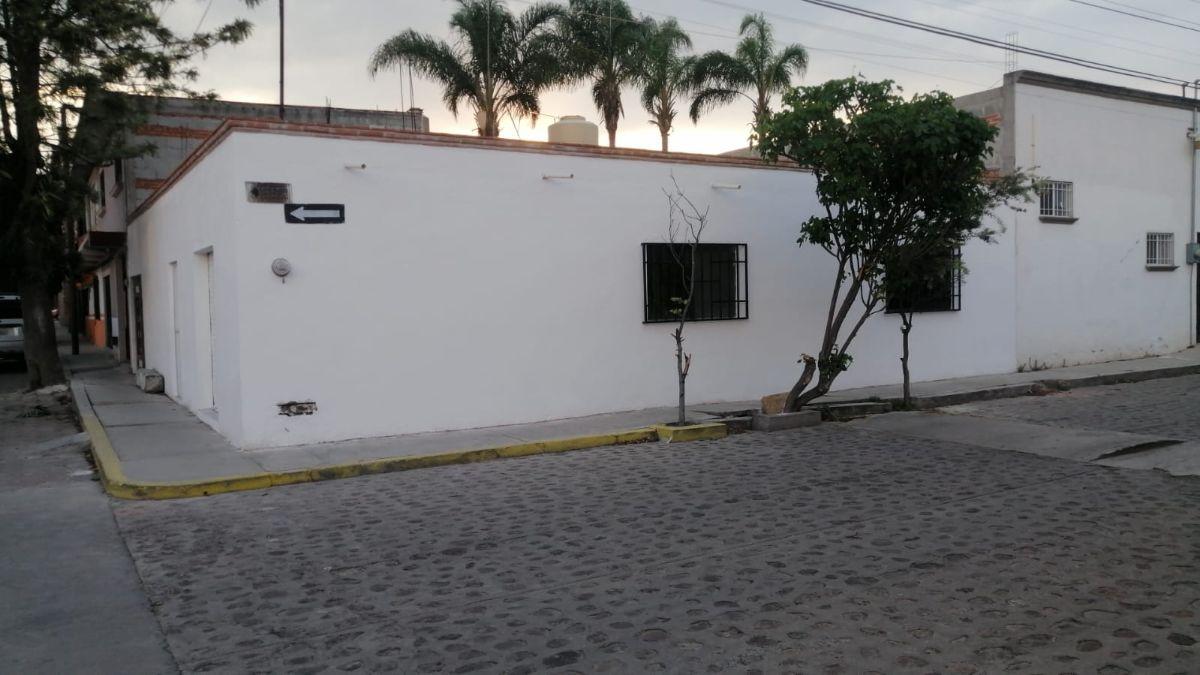 Single-Story House with Commercial Space — Adolfo López Mateos Neighborhood, Tequisquiapan