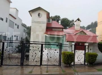 Casa · 271m² · 4 Recámaras · 3 Estacionamientos · Casa en Renta en Condado de Sayavedra, Atizapán