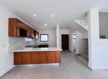 Casa en condominio · 106m² · 3 Recámaras · 2 Estacionamientos · Hermosa Casa de 3 Recámaras en Renta.