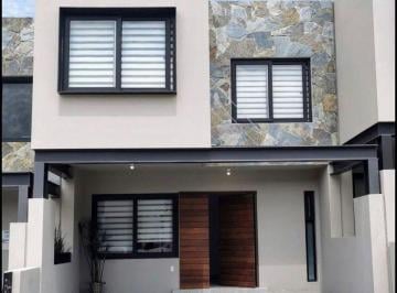 Casa de 3 habitaciones, Corregidora · Casa en Renta en Corregidora El Manantial