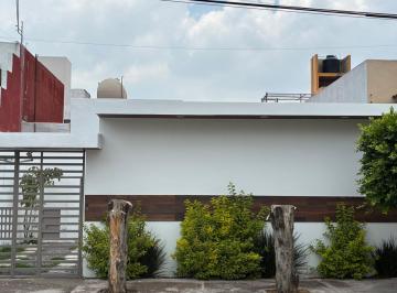 Fachada Exterior · Casa de Una Planta en La Zona de Mayor Crecimiento y Plusvalía