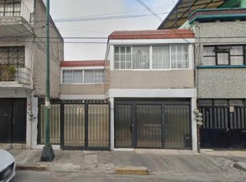 Casa de 4 habitaciones, Coyoacán · Casa en Venta en Cefeo #119