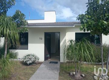 Casa · 151m² · 3 Recámaras · 2 Estacionamientos · Casa de Una Planta en Renta en Real del Bosque, Corregidora