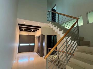 Casa de 3 habitaciones, San Pedro Garza García · Casa en Venta en Las Privanzas