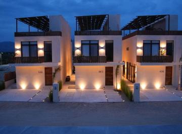 Casa de 3 habitaciones, San Pedro Mixtepec · Residencias de Diseño en Playa Palmarito, Puerto Escondido. Amueblada, Equipada, Nuevas.