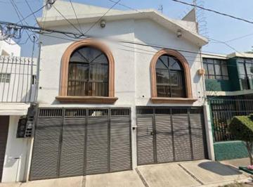 Casa de 4 habitaciones, Coyoacán · Casa en Venta en Escorpio #106