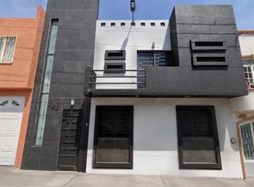 Casa de 4 habitaciones, La Piedad · Casa en Venta en Colonia Centro, La Piedad, Michoacán