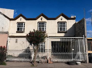 Casa · 170m² · 4 Recámaras · 2 Estacionamientos · Casa Niños Heroés (Por Pistolas Meneses)