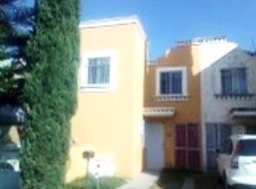 Casa de 2 habitaciones, Tonalá · Casa en Dos Niveles con Superficie de 74.30 m² en Fracc. Hacienda Real, Tonalá Jal.