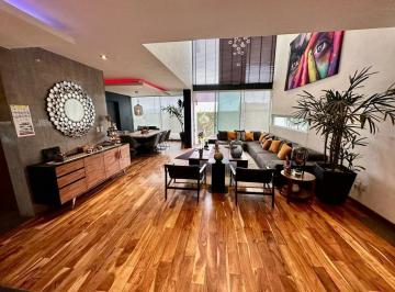 Casa · 380m² · 3 Recámaras · 3 Estacionamientos · Casa en Venta en Cumbres del Lago