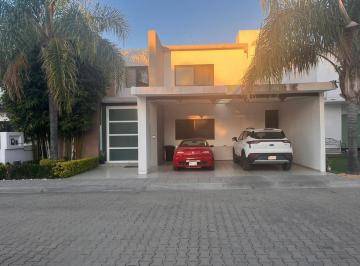Casa · 280m² · 3 Recámaras · 2 Estacionamientos · Casa en Venta Villa Antigua, Corregidora, Qro
