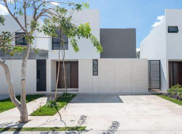 Casa de 3 habitaciones, Mérida · Residencias en Venta en Privada de Cholul.