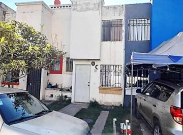 Casa de 2 habitaciones, Tonalá · Casa en Dos Niveles con Superficie de 66 m² en Fracc. Hacinda Real, Tonalá, Jalisco