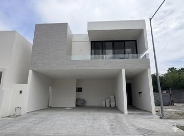 Casa · 441m² · 4 Recámaras · 3 Estacionamientos · Casa en El Uro