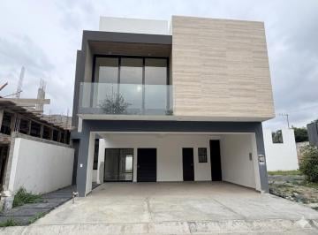 Casa · 372m² · 3 Recámaras · 3 Estacionamientos · Casa en El Barrial
