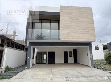 Casa · 372m² · 3 Recámaras · 3 Estacionamientos · Casa en El Barrial