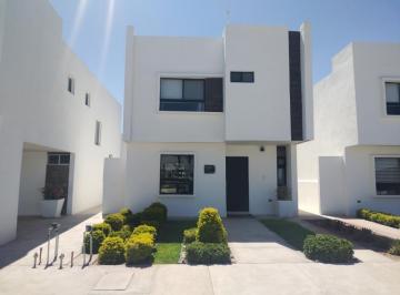 Casa · 109m² · 2 Recámaras · 2 Estacionamientos · Casa en Cerrada con Amenidades