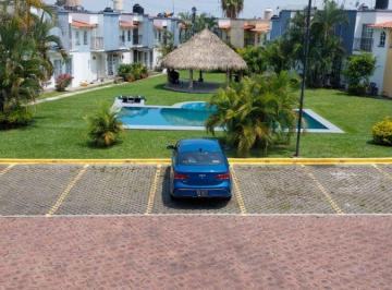 Casa en condominio de 3 habitaciones, Cuernavaca · Casa en Venta con Alberca en La Cañada I de Cuernavaca