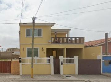 Casa de 4 habitaciones, Playas de Rosarito · Casa en Venta en Calle Calzada del Mar, Playas del Rosarito, Baja California.