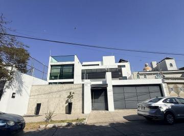 f65bfb9e6ce14445c1fb0f20d305aa0f09b6e5a8e4c4682558c0fc8c1a5526f4 · Casa de Lujo en Venta Zona Expo Guadalajara | 716 m² Construcción | Alberca