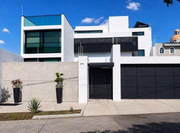 20a602034e436f38dd59d37d1e5320861d741c5b2d42e4cba16d1722e69b31ad · Casa de Lujo en Venta Zona Expo Guadalajara | 716 m² Construcción | Alberca