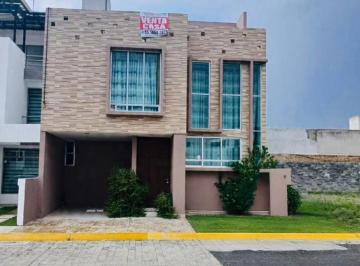 Casa · 227m² · 4 Recámaras · 2 Estacionamientos · Casa en Fracc, Paseos de La Herradura Pachuca de Soto, Hidalgo