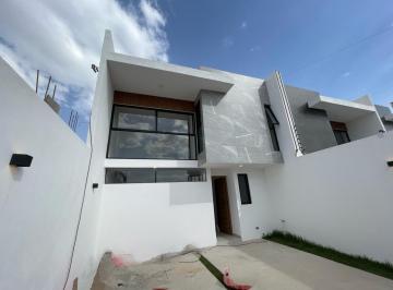 Casa · 150m² · 3 Recámaras · 2 Estacionamientos · Casa en Venta en Zona La Radial