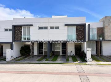 Casa · 111m² · 3 Recámaras · 2 Estacionamientos · Casa en Venta en San Isidro Juriquilla