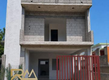 Casa · 3 Recámaras · 2 Estacionamientos · Casa en Venta Col. Enrique Cardenas
