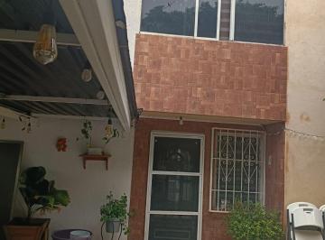 Casa de 3 habitaciones, Querétaro · Bonita Casa con Porton Electrico