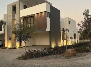 Casa en condominio · 321m² · 4 Recámaras · 2 Estacionamientos · Casa Joan en Venta en Paseos Loretta