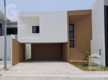 Casa · 198m² · 3 Recámaras · 2 Estacionamientos · Casa en Venta de Lomas del Dorado Veracruz