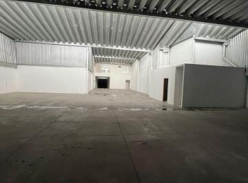 Bodega comercial de 4 habitaciones, Guadalajara · Venta Bodega Santa Teresita