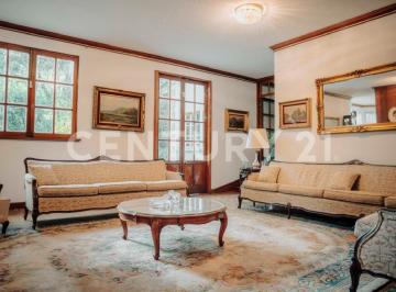 Casa · 1249m² · 3 Recámaras · 8 Estacionamientos · Residencia Patrimonial en Tlacopac: Elegancia Atemporal en San Ángel