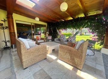 Casa en condominio de 4 habitaciones, Valle de Bravo · Casa en Venta en Condominio en Valle de Bravo