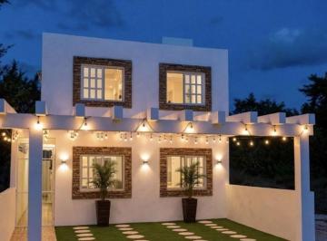 Casa · 231m² · 4 Recámaras · 2 Estacionamientos · Casa en Venta Regatta en Puerto Morelos