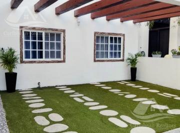 Casa · 160m² · 4 Recámaras · 2 Estacionamientos · Casa en Venta Regatta en Puerto Morelos