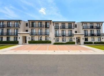 Departamento de 2 habitaciones, Querétaro · Casa en Venta con Jardín y 2 Estacionamientos en El Refugio Vm1427