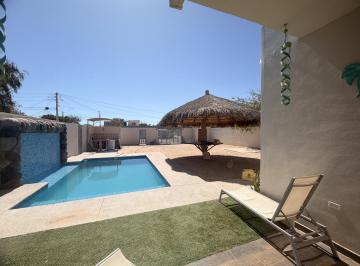 Casa · 250m² · 3 Recámaras · 5 Estacionamientos · Casa en Renta con Alberca por Mes en Puerto Peñasco